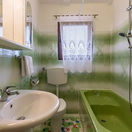 *xlvii * Appartement *
